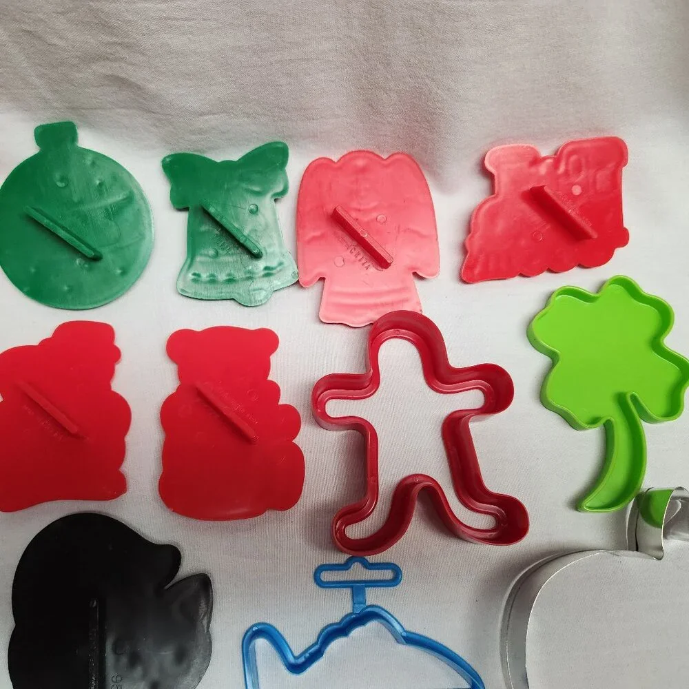 Vintage Cookie Cutters - Lot of 25